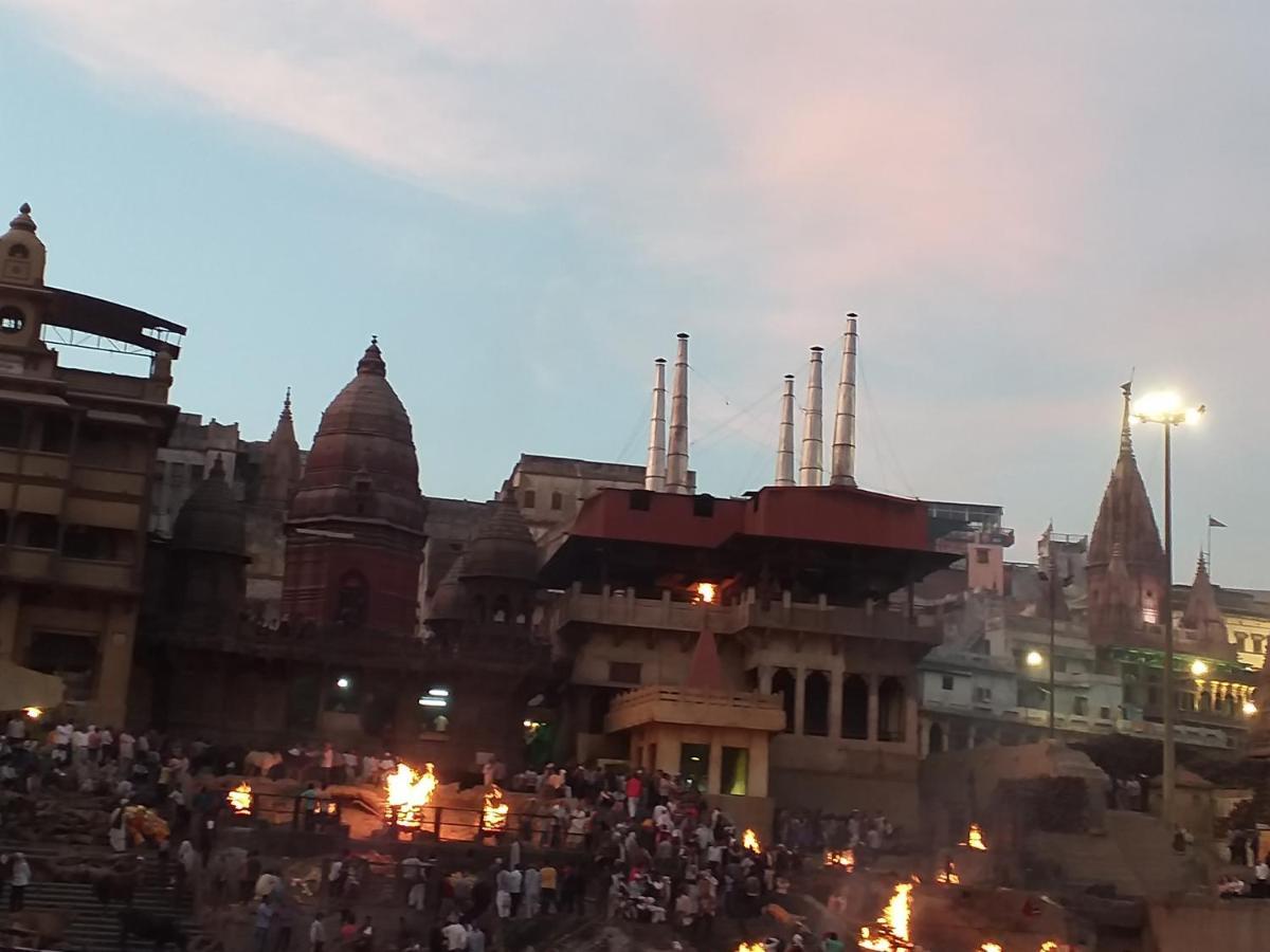 P G On Ganges Varanasi Exterior foto