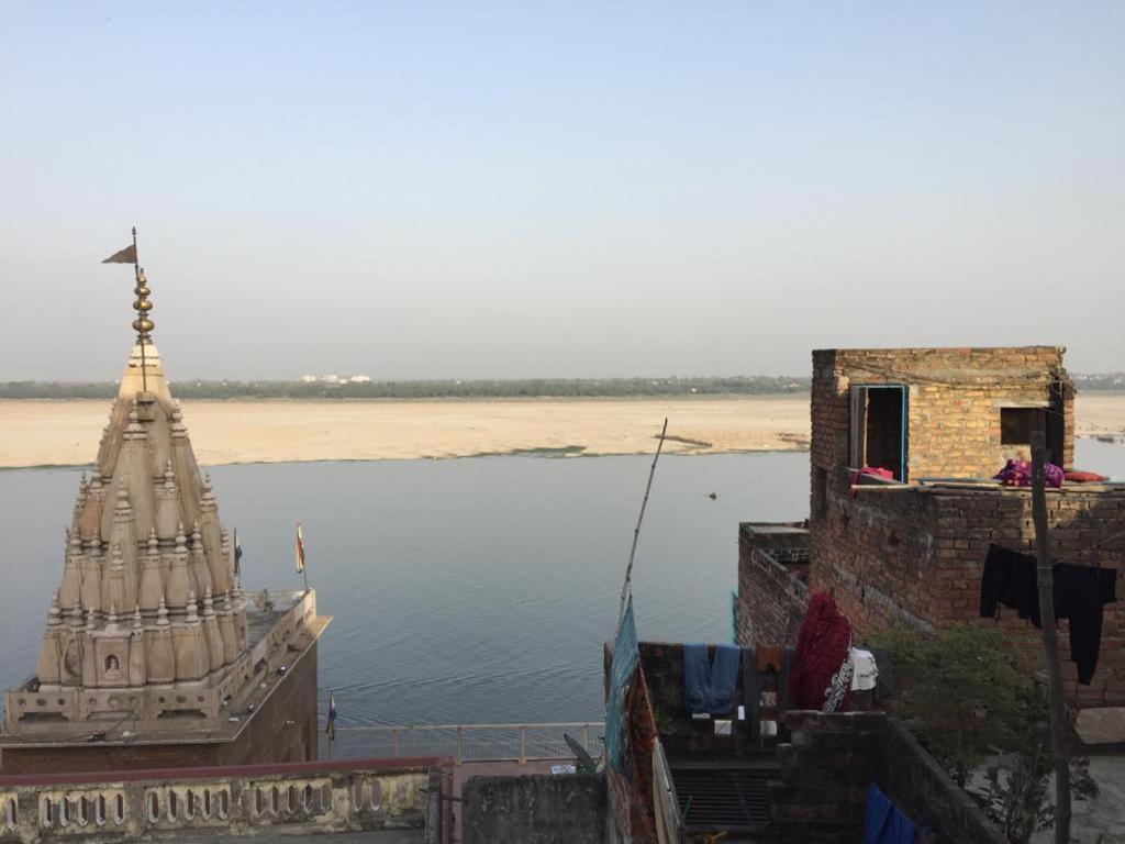 P G On Ganges Varanasi Exterior foto