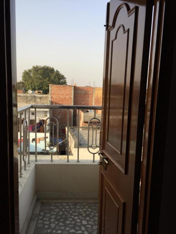 P G On Ganges Varanasi Exterior foto